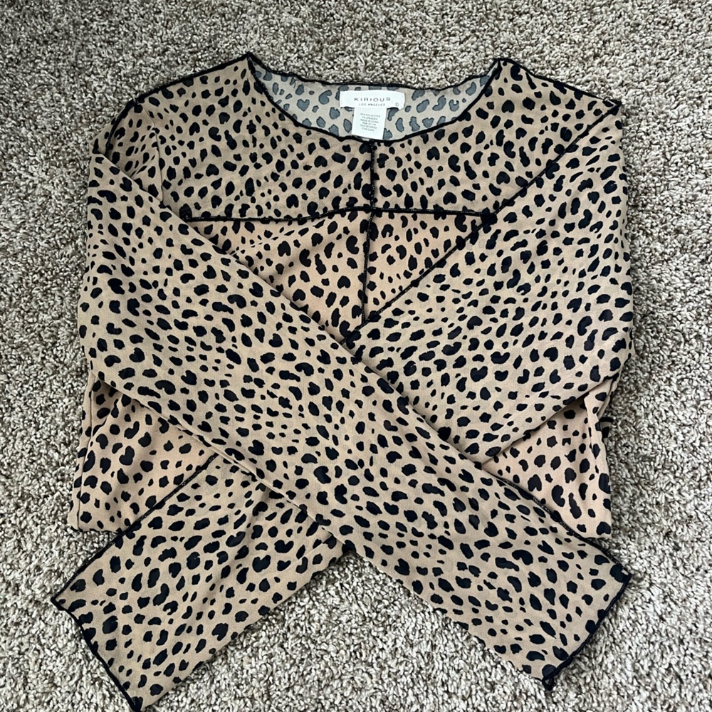 Sheer sleeved long sleeve top